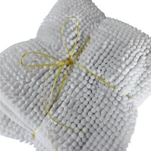 MADE BY DESIGN! TWIN PURE WHITE LOOPED, FLUFFY AND SNUGGLY BATH RUGS! 20" X 36"